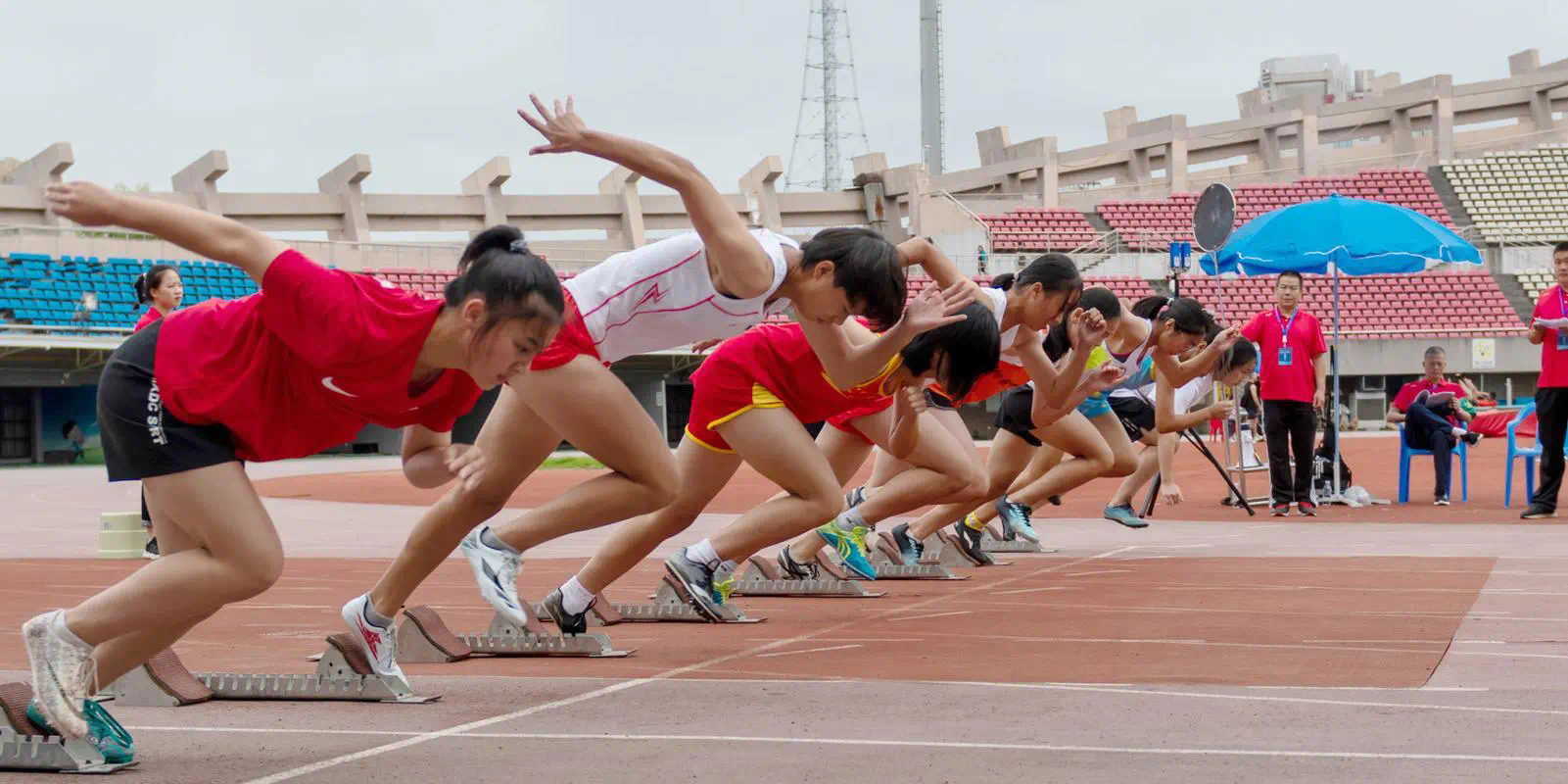 尤尼克斯网球拍怎么选