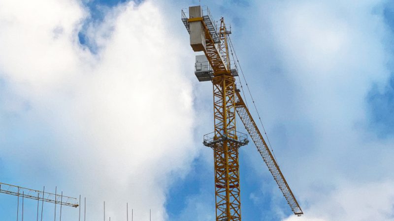 自建房挖地基把邻居墙挖裂了